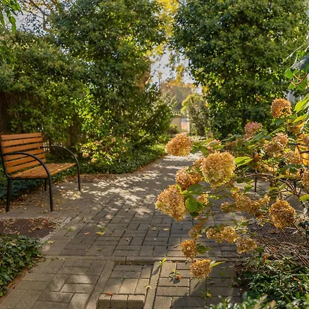 Family With Parking Mokotow By Renters דירה