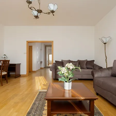 Family With Parking Mokotow By Renters * Warsaw