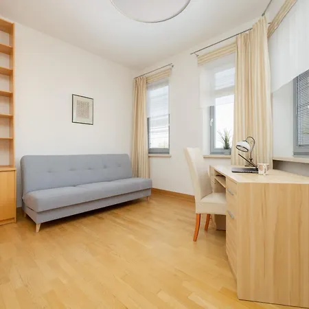Family With Parking Mokotow By Renters Διαμέρισμα