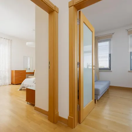 Family With Parking Mokotow By Renters Διαμέρισμα *