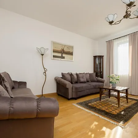 Family With Parking Mokotow By Renters Διαμέρισμα *