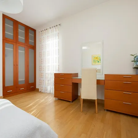 Family With Parking Mokotow By Renters ורשה